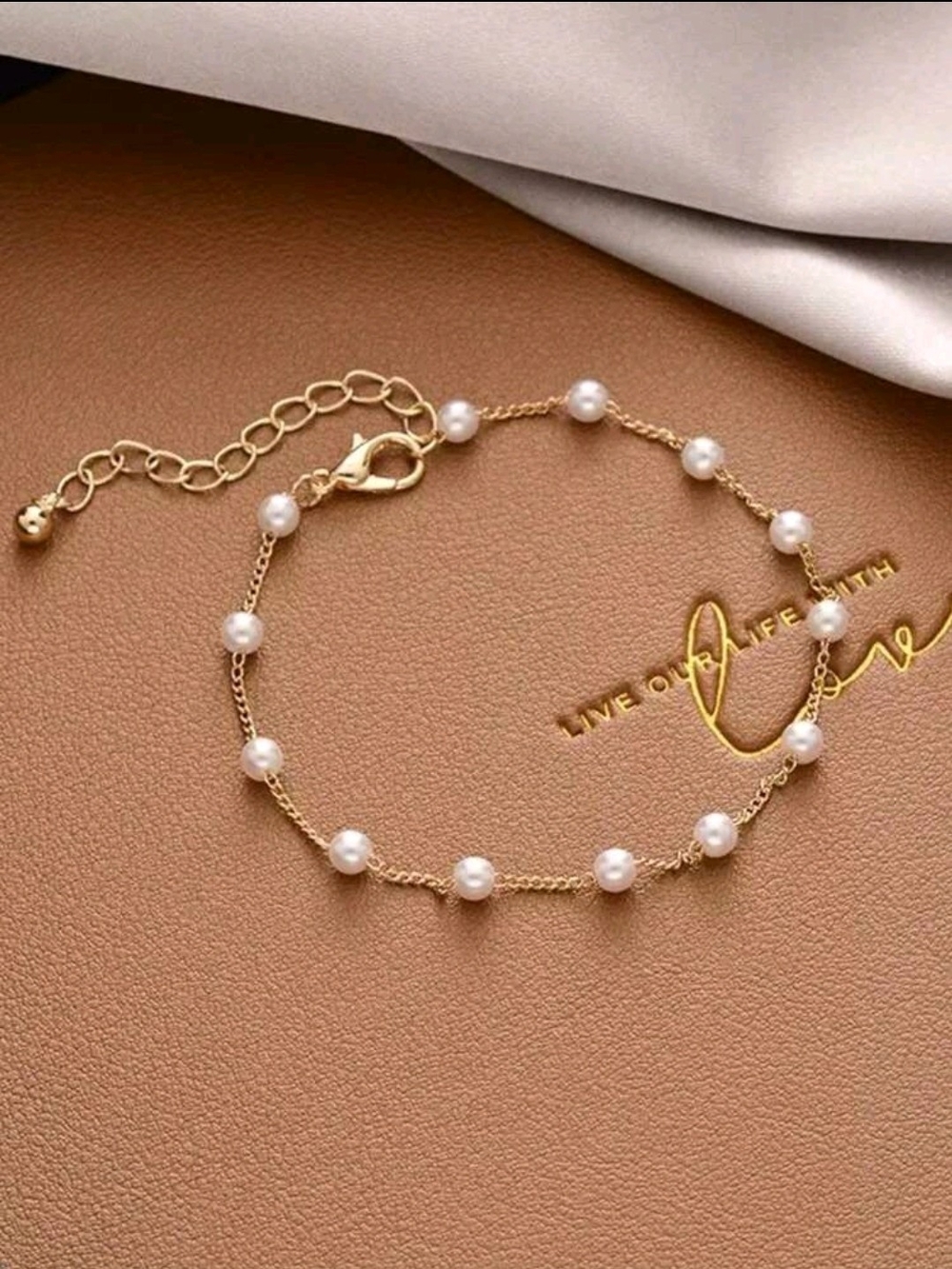Universal Gold Chain Bracelet with White Pearls